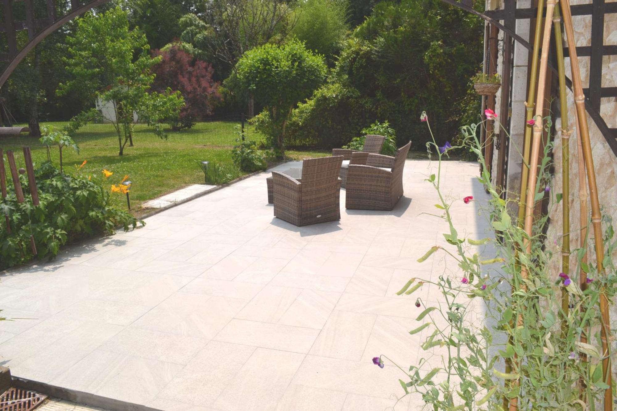 Montbron Les Bruyeres B&B מראה חיצוני תמונה